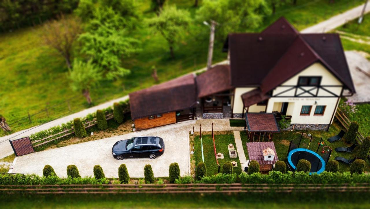 House Of Seasons Villa Бран Екстериор снимка