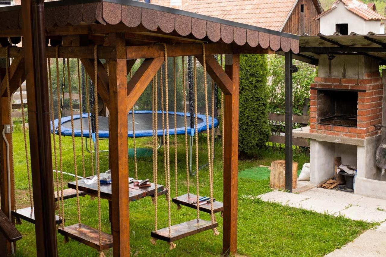 House Of Seasons Villa Бран Екстериор снимка