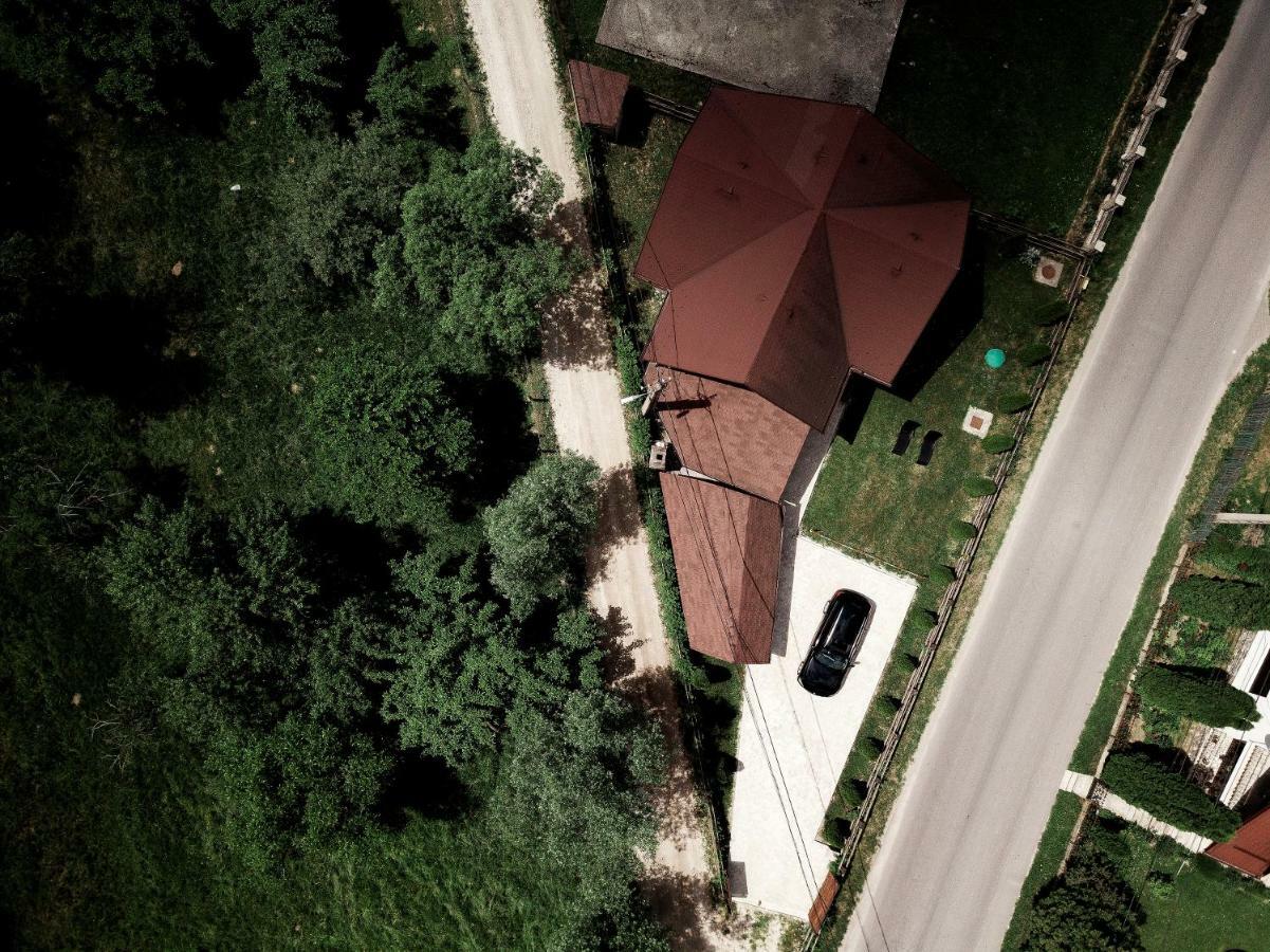 House Of Seasons Villa Бран Екстериор снимка