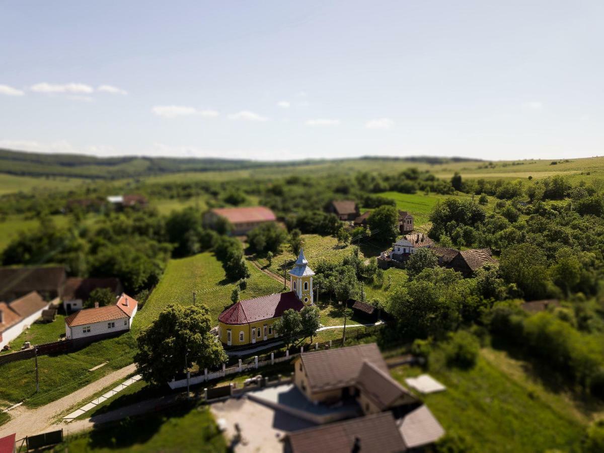 House Of Seasons Villa Бран Екстериор снимка